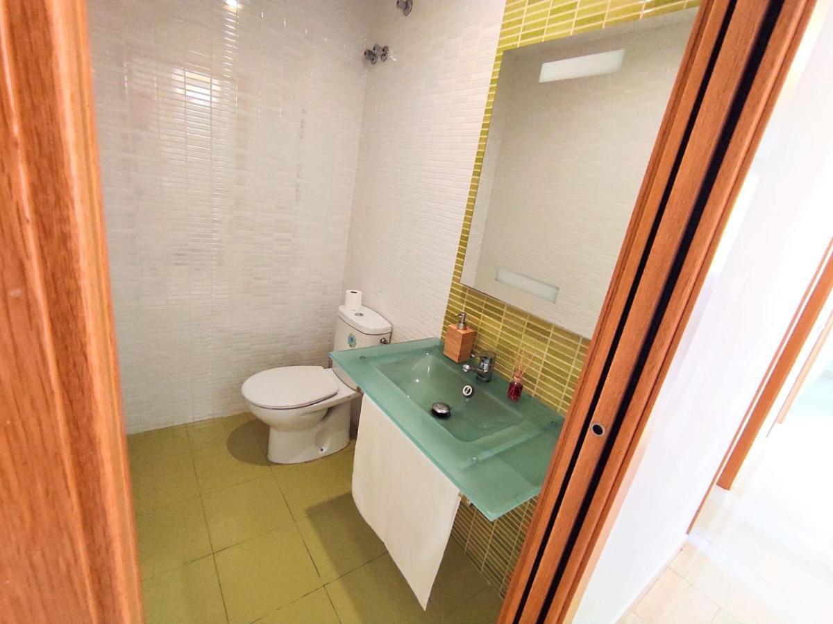 Manuela Nogales Apartments! Малага Екстер'єр фото