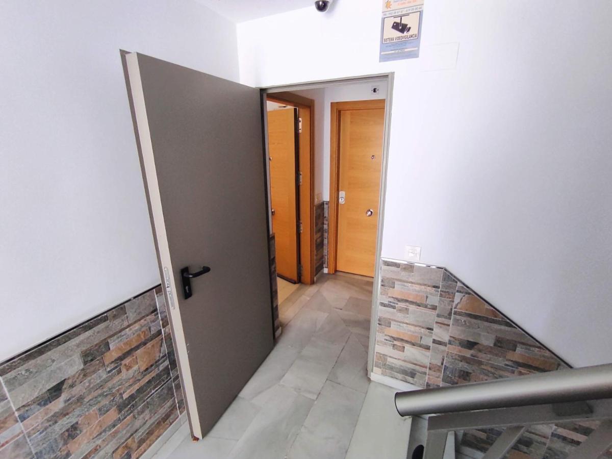 Manuela Nogales Apartments! Малага Екстер'єр фото